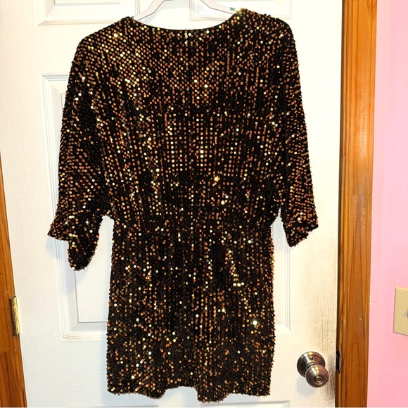 Boohoo Velvet Sequin Knot Front Mini Dress - Picture 8 of 8